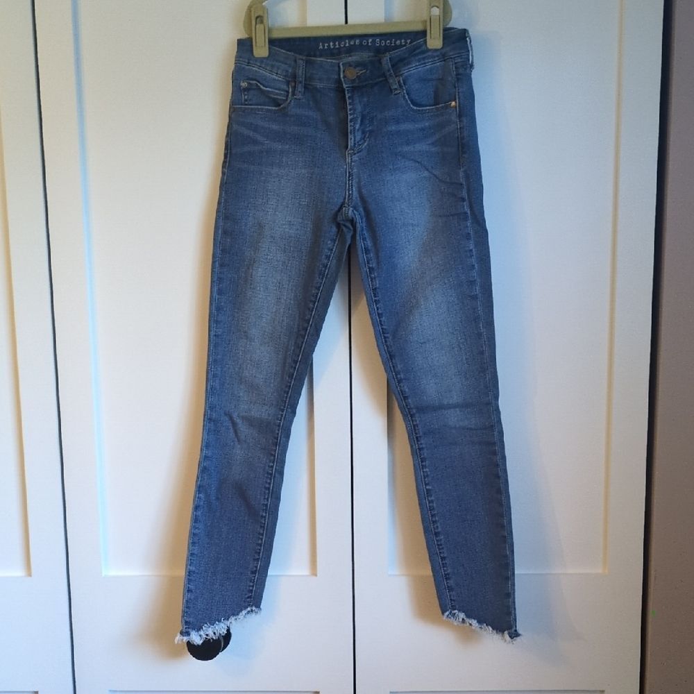 Articles of Society Frayed Hem Skinny Jeans Size 25 Light Wash
